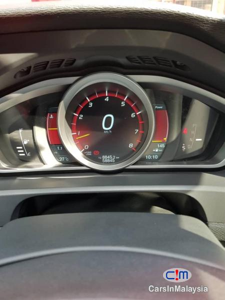 Volvo V40 Cross Country 2.0 Liter Luxury Turbo Automatic 2014 in Malaysia - image
