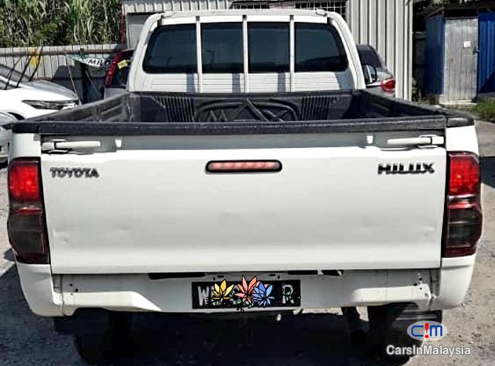 Toyota Hilux 2-5 LITER 4X4 4WD SINGLE CAB DIESEL Manual 2015 in Selangor