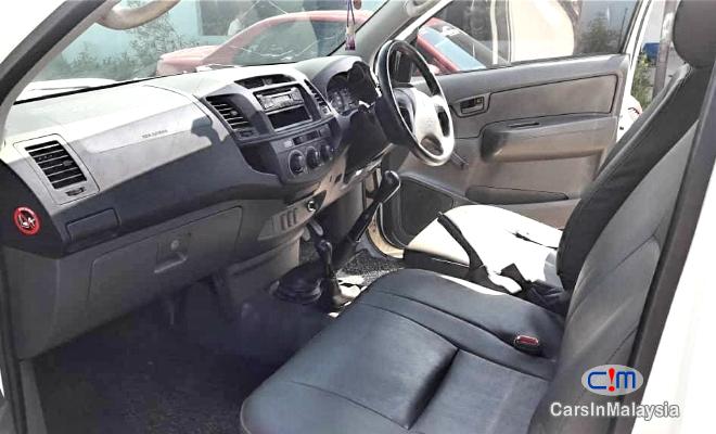 Toyota Hilux 2-5 LITER 4X4 4WD SINGLE CAB DIESEL Manual 2015 in Selangor - image