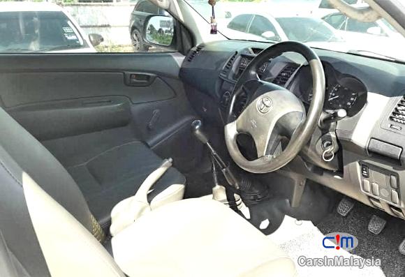Toyota Hilux 2-5 LITER 4X4 4WD SINGLE CAB DIESEL Manual 2015 in Malaysia - image