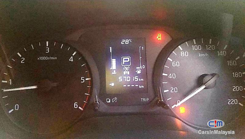 Nissan Navara 2.5-LITER 4X4 4WD CAB CHASSIS DIESEL TURBO Automatic 2017 - image 10