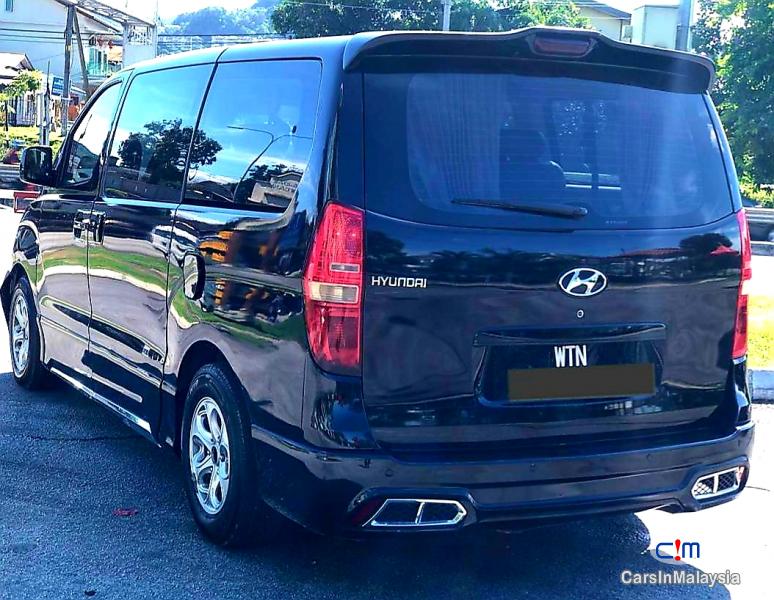 Hyundai Starex 2.5-LITER 11 SEATER FAMILY MPV DIESEL TURBO Automatic 2010