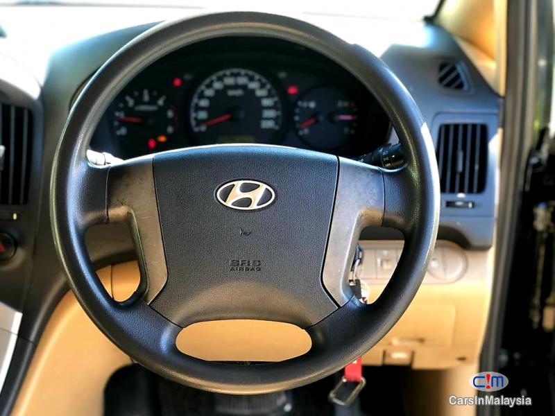 Hyundai Starex 2.5-LITER 11 SEATER FAMILY MPV DIESEL TURBO Automatic 2010 in Malaysia - image