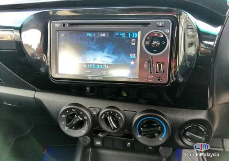 Toyota Hilux 2.4-LITER NEW 4X4 DIESEL TURBO DOUBLE CAB CHASSIS Automatic 2020 - image 10