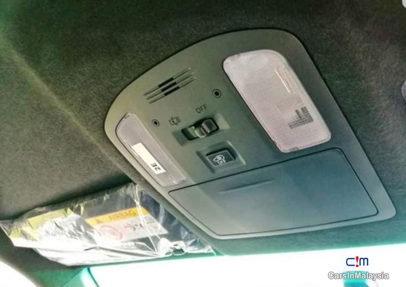 Toyota Hilux 2.4-LITER NEW 4X4 DIESEL TURBO DOUBLE CAB CHASSIS Automatic 2020 - image 11