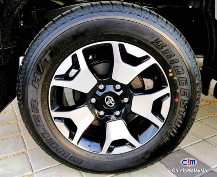 Toyota Hilux 2.4-LITER NEW 4X4 DIESEL TURBO DOUBLE CAB CHASSIS Automatic 2020 - image 15