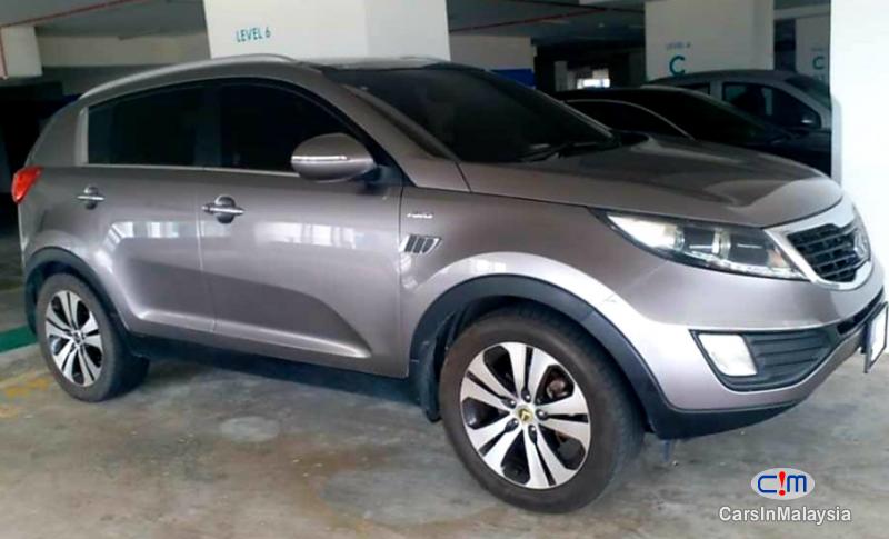 Kia Sportage 2.0-LITER LUXURY SUV Automatic 2012 - image 3