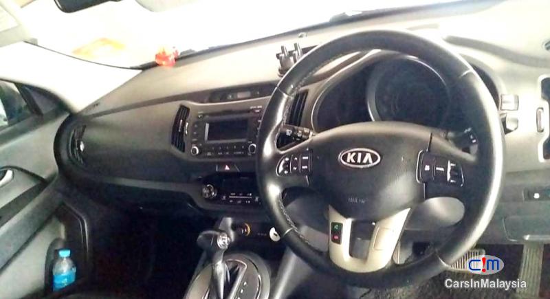 Kia Sportage 2.0-LITER LUXURY SUV Automatic 2012 - image 5