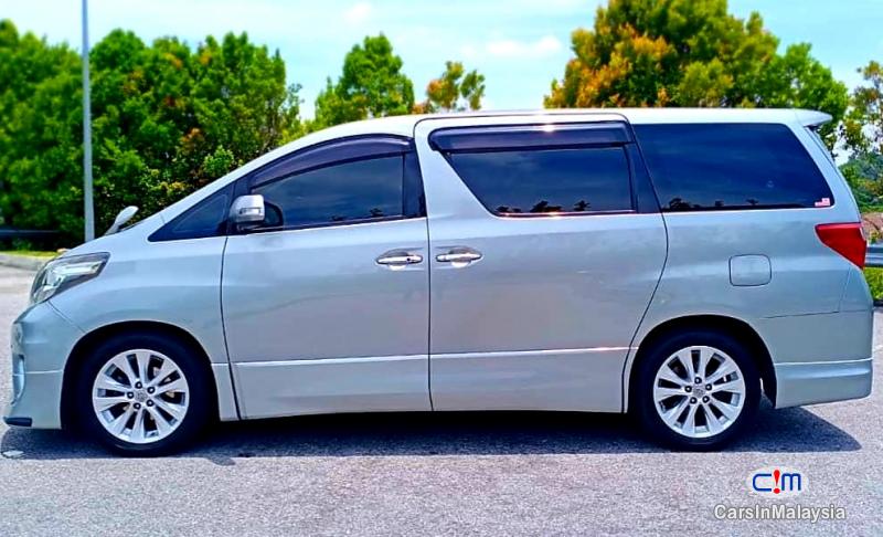 Toyota Alphard 2.4-LITER LUXURY FAMILY MPV Automatic 2012 - image 12