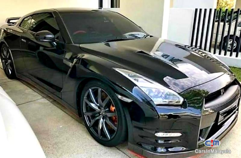Nissan GTR 3.8-LITER SUPER SPORT CAR Automatic 2013