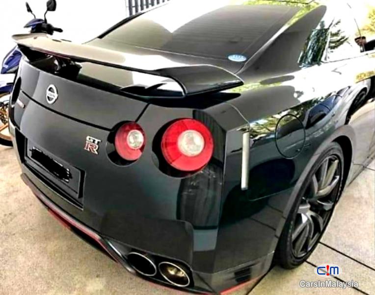 Nissan GTR 3.8-LITER SUPER SPORT CAR Automatic 2013 - image 9