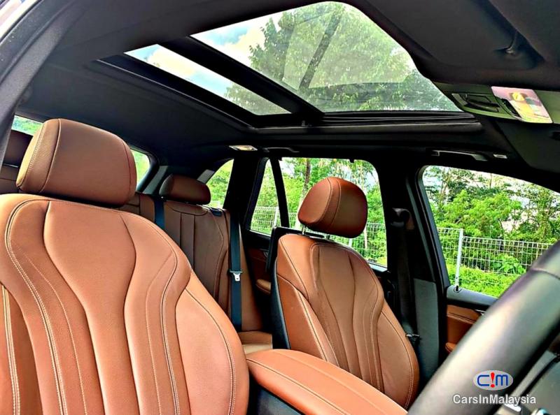 BMW 2.0-LITER LUXURY FAMILY SUV Automatic 2019 - image 11