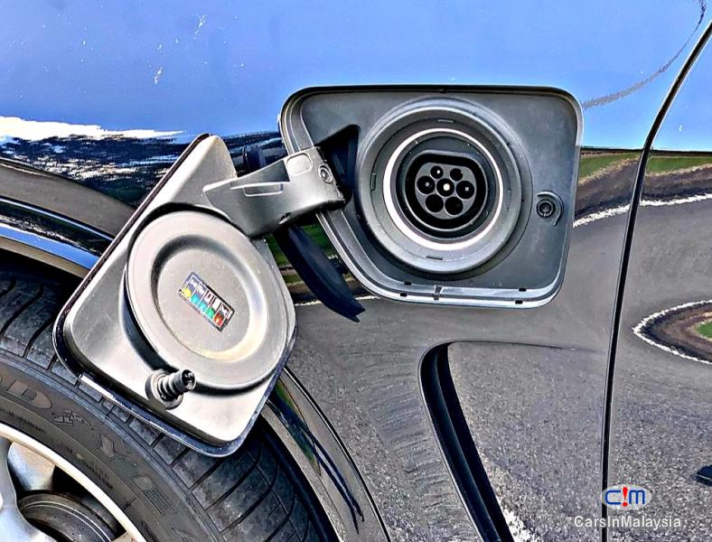 BMW 2.0-LITER LUXURY FAMILY SUV Automatic 2019 - image 13