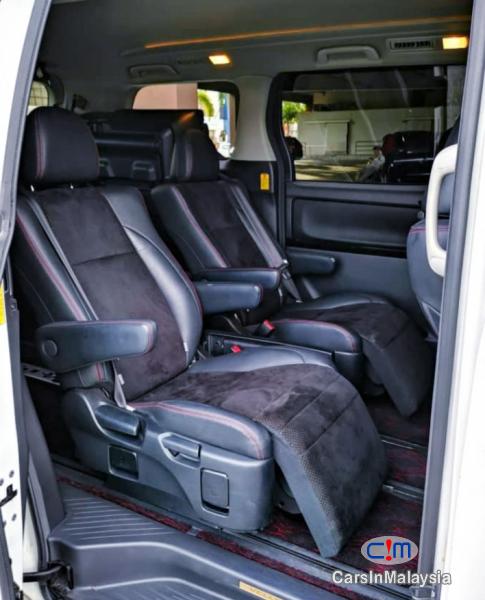 Toyota Vellfire 2.4-LITER GOLDEN EYES 7 SEATER LUXURY FAMILY MPV Automatic 2016 - image 9