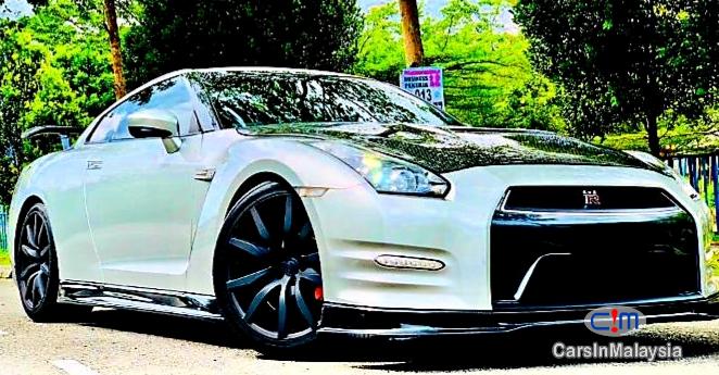 Nissan GTR 3.8-LITER SUPER SPORT CAR Automatic 2013 - image 12