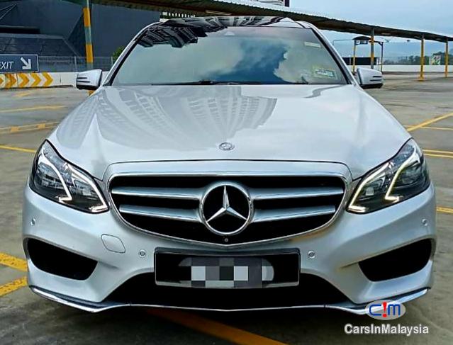 Mercedes Benz E300D 2.2-LITER LUXURY DIESEL TURBO SEDAN Automatic 2015 - image 11