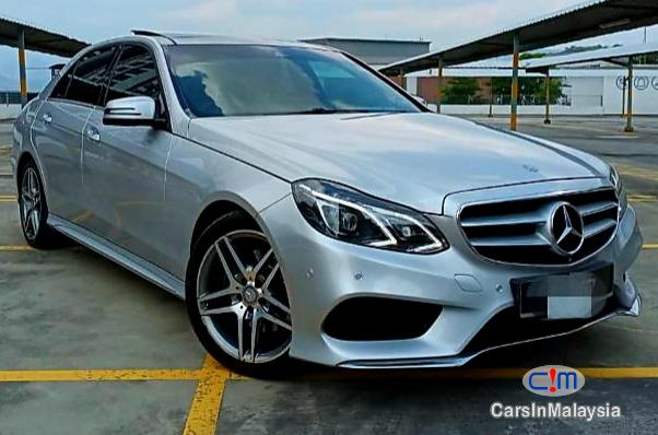 Mercedes Benz E300D 2.2-LITER LUXURY DIESEL TURBO SEDAN Automatic 2015 - image 12