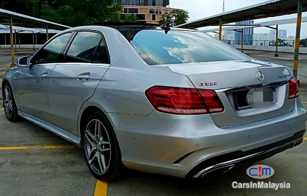 Mercedes Benz E300D 2.2-LITER LUXURY DIESEL TURBO SEDAN Automatic 2015 - image 13