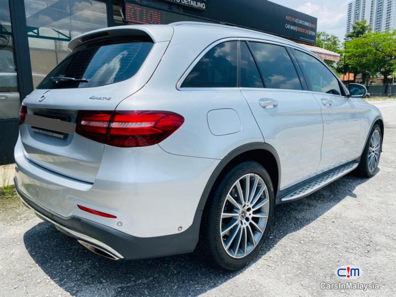 Mercedes Benz GLC250 2.0-LITER LUXURY SUV 2017 Automatic 2017 - image 2