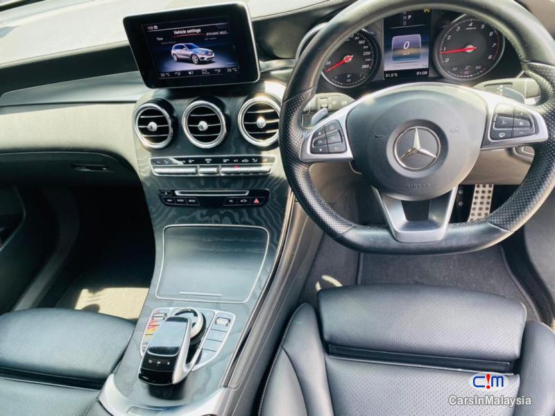 Mercedes Benz GLC250 2.0-LITER LUXURY SUV 2017 Automatic 2017 - image 4