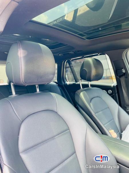 Mercedes Benz GLC250 2.0-LITER LUXURY SUV 2017 Automatic 2017 - image 5