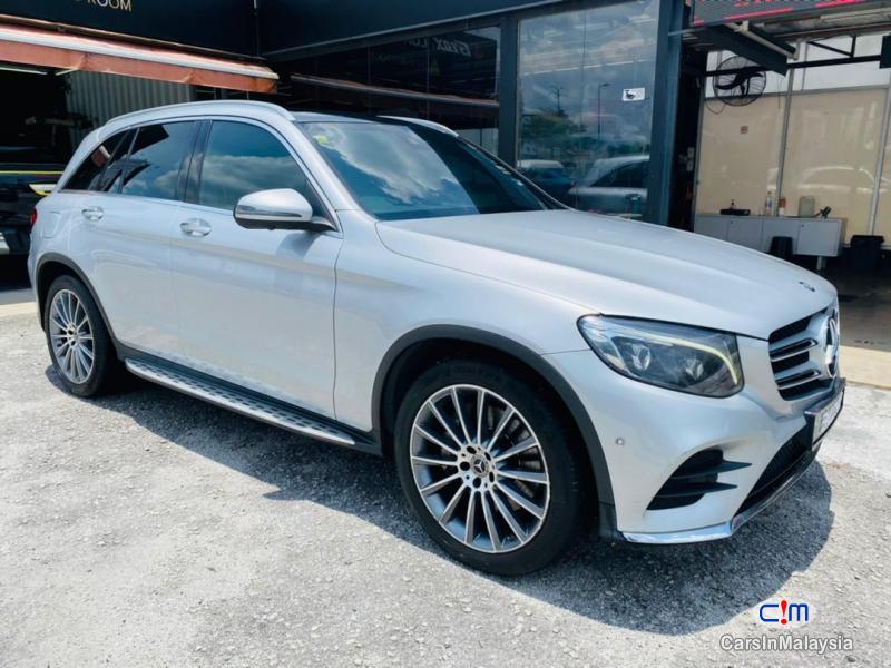 Mercedes Benz GLC250 2.0-LITER LUXURY SUV 2017 Automatic 2017 - image 7