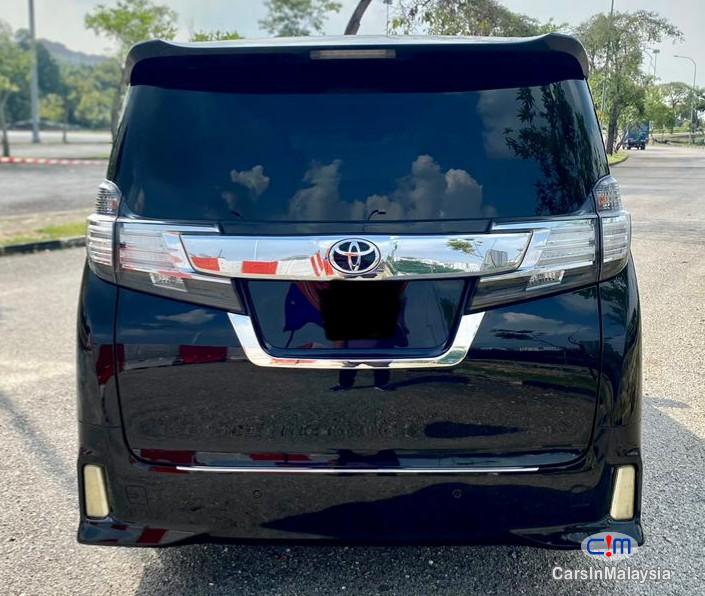 Toyota Vellfire 2.5-LITER AUTO LUXURY FAMILY MPV 7 SEATERS Automatic 2016 - image 4