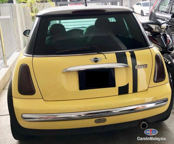 MINI Cooper 1.6-LITER FUEL ECONOMY HATCHBACK Automatic 2005 - image 2