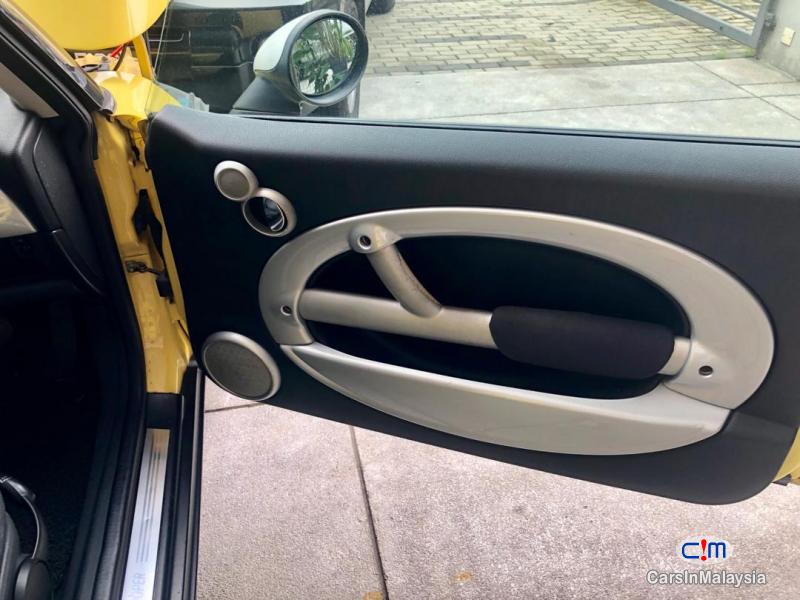 MINI Cooper 1.6-LITER FUEL ECONOMY HATCHBACK Automatic 2005 - image 7