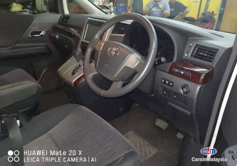 Toyota Vellfire 2400 Automatic 2017 in Kuala Lumpur