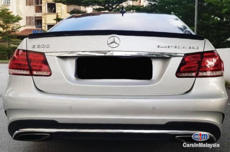 Mercedes Benz E300D 2.2-LITER DIESEL HYBRID LUXURY SEDAN Automatic 2015 in Malaysia