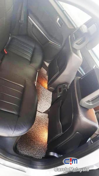 Mercedes Benz E300D 2.2-LITER DIESEL HYBRID LUXURY SEDAN Automatic 2015 in Malaysia - image