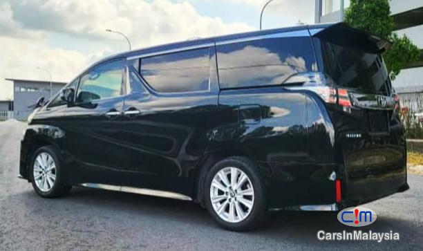 Toyota Vellfire 2.5-LITER LUXURY FAMILY MPV 7 SEATERS Automatic 2017
