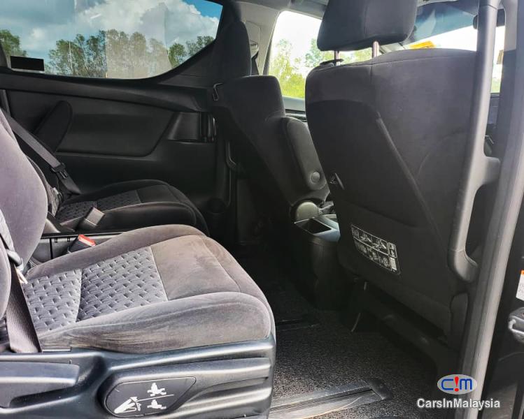 Toyota Vellfire 2.5-LITER LUXURY FAMILY MPV 7 SEATERS Automatic 2017 in Selangor - image