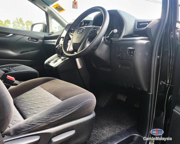 Toyota Vellfire 2.5-LITER LUXURY FAMILY MPV 7 SEATERS Automatic 2017 in Malaysia - image