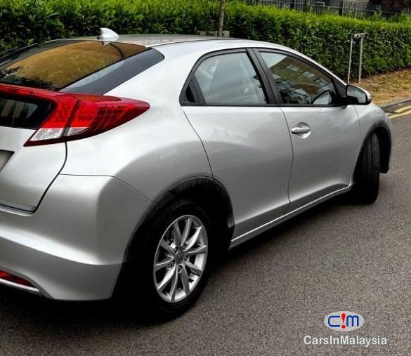 Honda Civic I-VTEC SE Plus-T Automatic 2013 - image 2