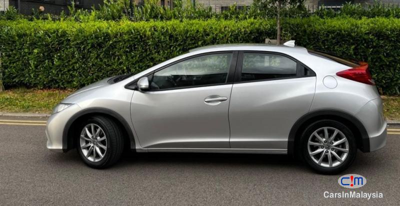 Honda Civic I-VTEC SE Plus-T Automatic 2013 - image 3