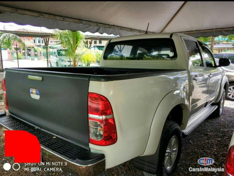 Toyota Hilux Automatic 2013