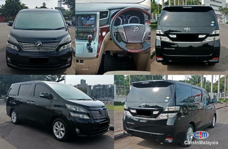 Picture of Toyota Vellfire Automatic 2011