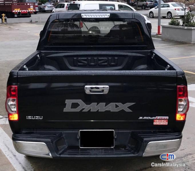 Isuzu D-Max Automatic 2012 in Kuala Lumpur
