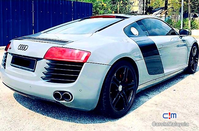 Audi R8 4.2-Liter Rare Super Sport Car In Market Sambung Bayar Automatic 2015 - image 2