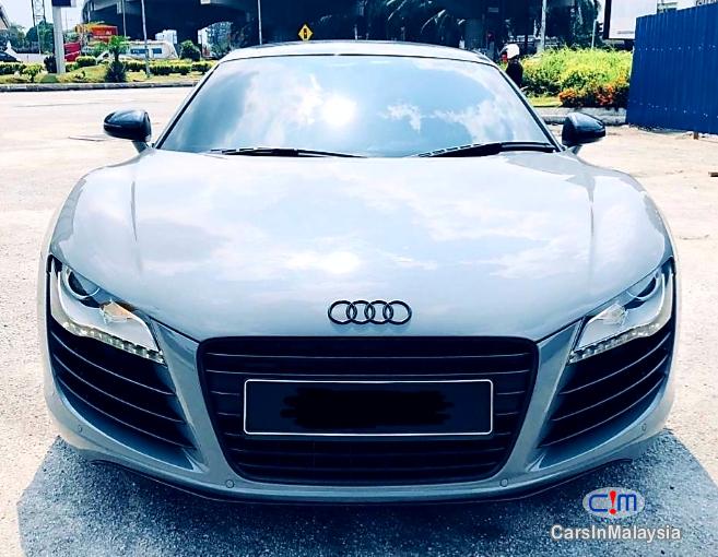 Audi R8 4.2-Liter Rare Super Sport Car In Market Sambung Bayar Automatic 2015 - image 3