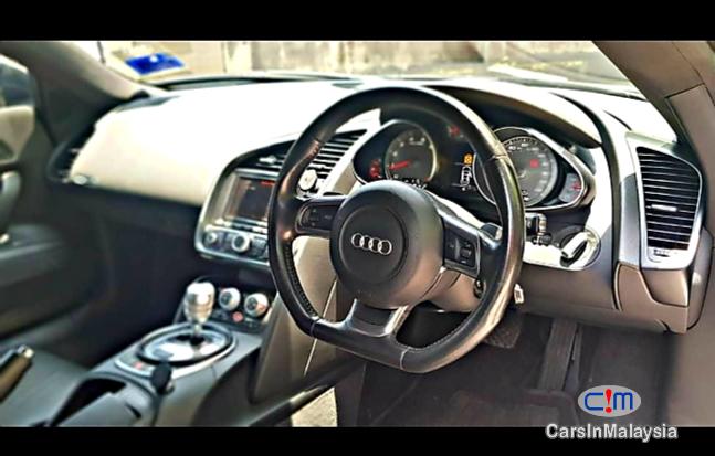 Audi R8 4.2-Liter Rare Super Sport Car In Market Sambung Bayar Automatic 2015 - image 5