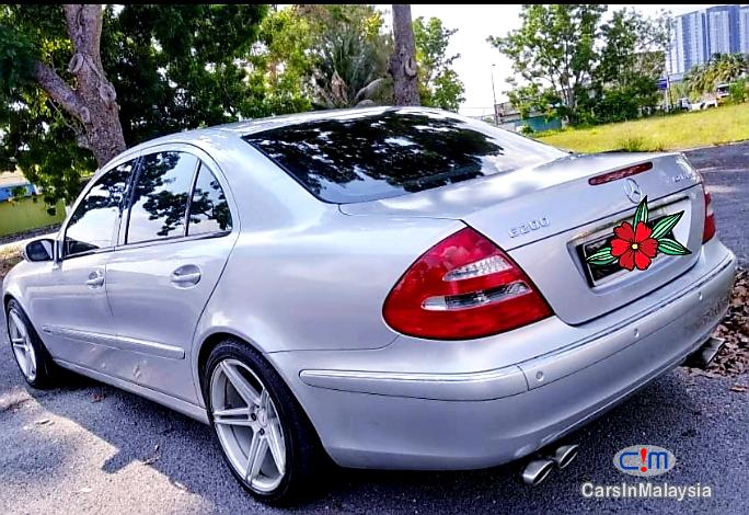 Mercedes Benz E200K 1.8-LITER LUXURY SEDAN Automatic 2005 - image 2