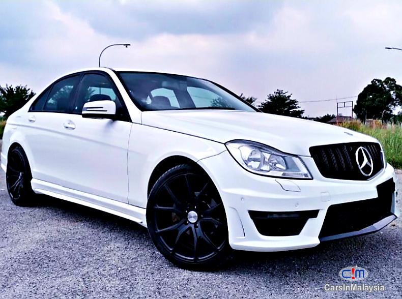 Mercedes Benz C180 CGI 1.6-LITER LUXURY SEDAN Automatic 2014 in Kuala Lumpur