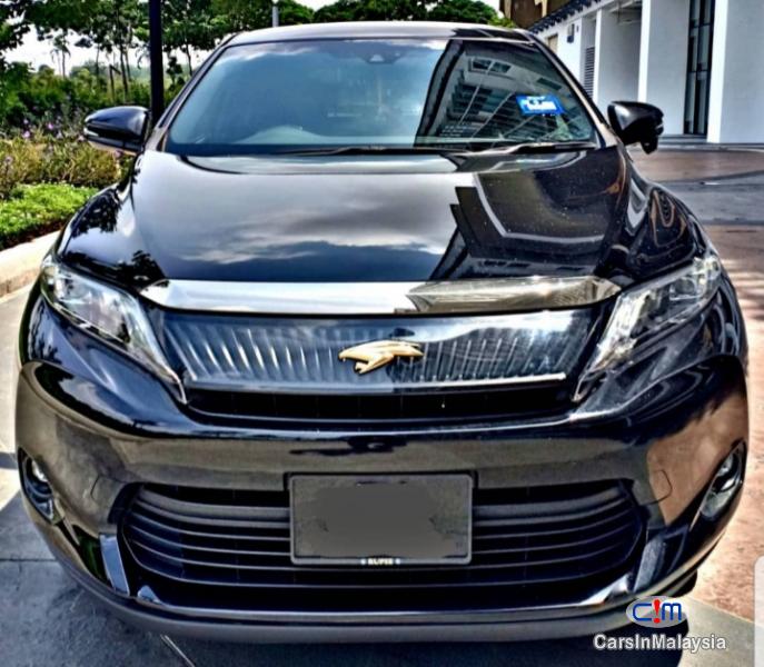 Pictures of Toyota Harrier 2.0 Premium Japan Spec Automatic 2016