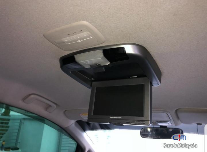 Mitsubishi Grandis 2.4L (A) Family MPV Automatic 2009 in Selangor - image