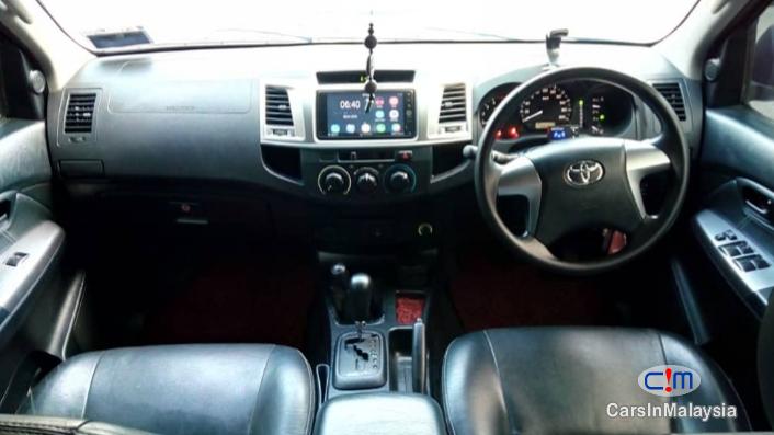 Toyota Hilux 2.5-LITER 4X4 TURBO DIESEL AUTO Automatic 2015 - image 15