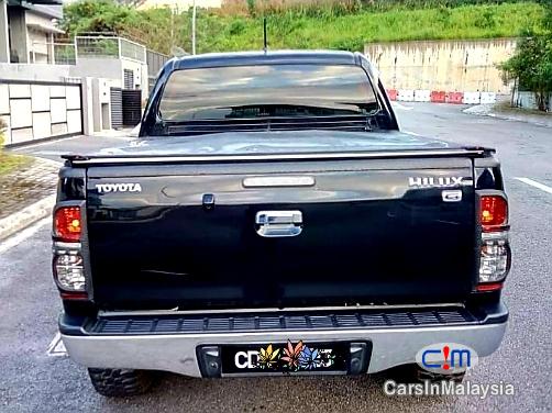 Toyota Hilux 2.5-LITER 4X4 TURBO DIESEL AUTO Automatic 2015 - image 2