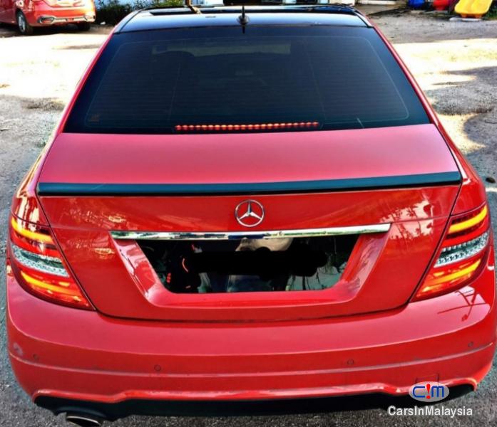 Mercedes Benz C180 CGI 1.6-LITER LUXURY SEDAN Automatic 2013 - image 2
